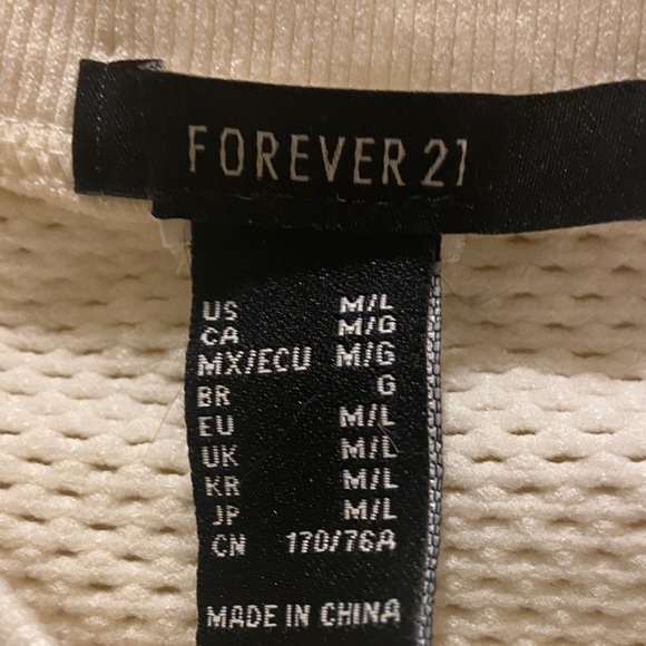 Forever 21 Cream Textured stretchy Crop Top size medium - Picture 3 of 3